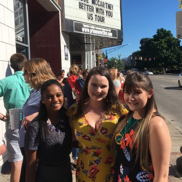 Meet your Posher, Amanda - Picture 5 of 7